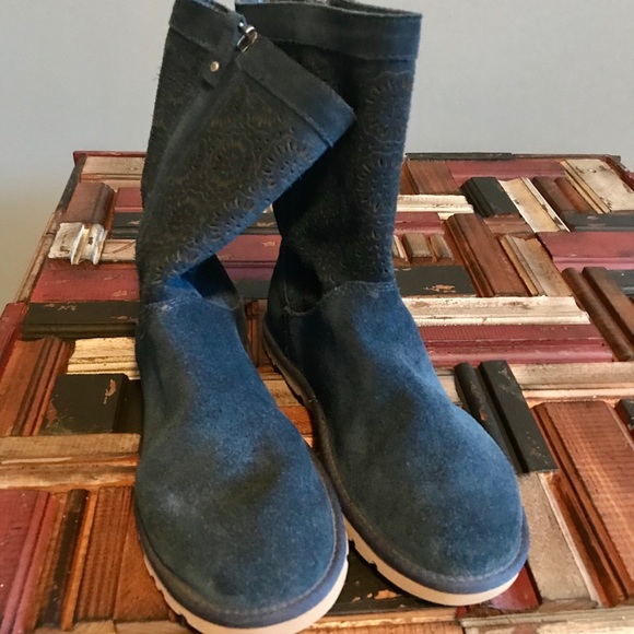 UGG Suede Lo Pro Short Perf EUC - Picture 4 of 6